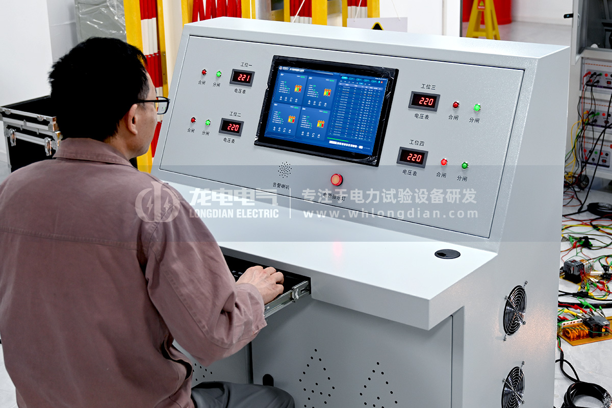 高压开关磨合测试台-工程师调试